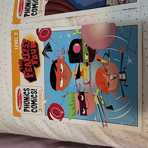 Set of 4 Melissa and Doug Phonics Comics Level 2 - Picture 2 of 6